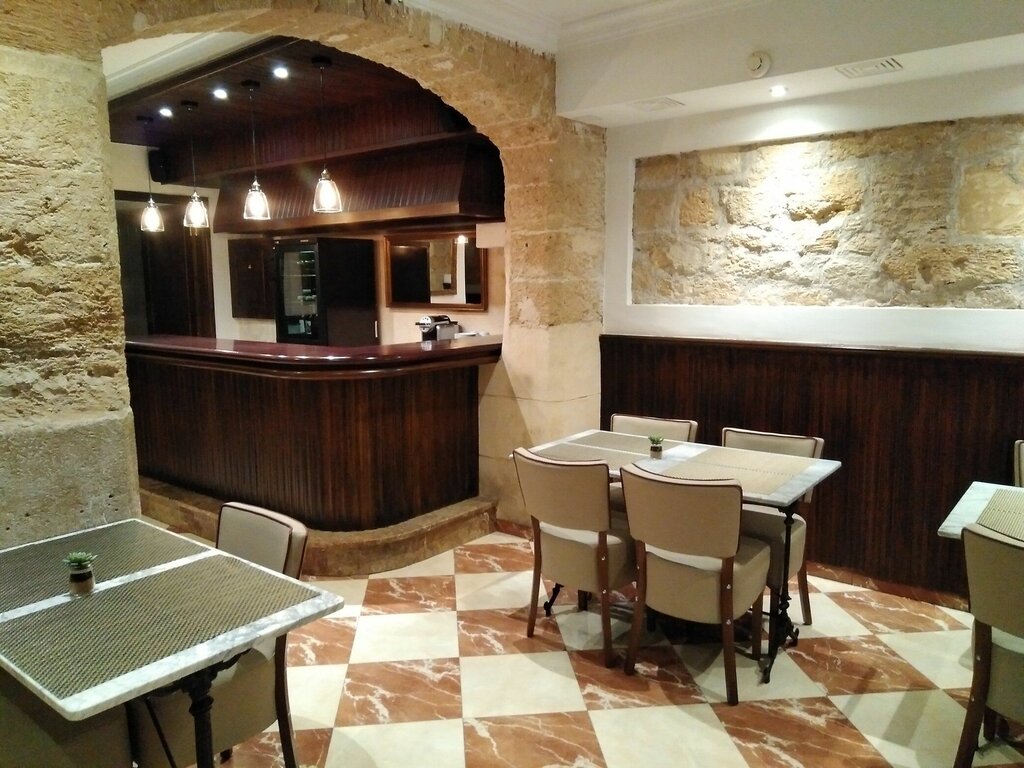 Hotel Born