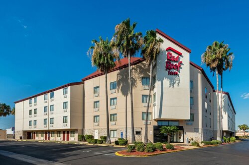 Red Roof Inn Laredo, Забронировать Отель Ларедо штат Техас