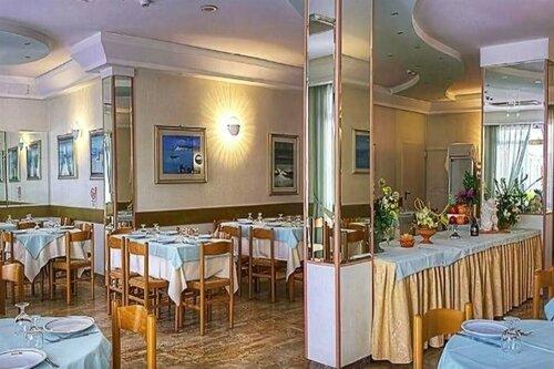 hotel iris