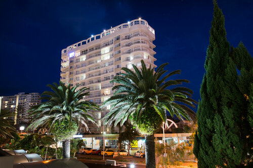 Beachcomber International Resort, Забронировать Курортный отель Кулангатта Голд-Кост