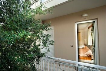 Marathakis Apartments, Забронировать Апартаменты/квартира Апартаменты Агии-Апостоли, рядом с Общественный Пляж Айи-Апостоли, Апартаменты/квартира