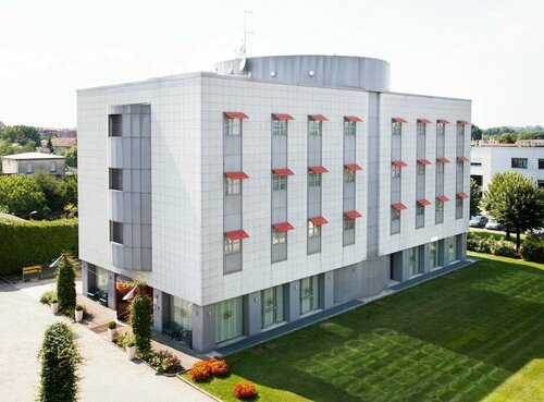 Hotel Senator, Забронировать Отель Горгондзола Ломбардия