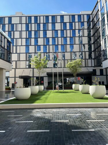 Holiday Inn Dubai Al-Maktoum Airport by IHG, Забронировать Отель Dubai World Central Дубай