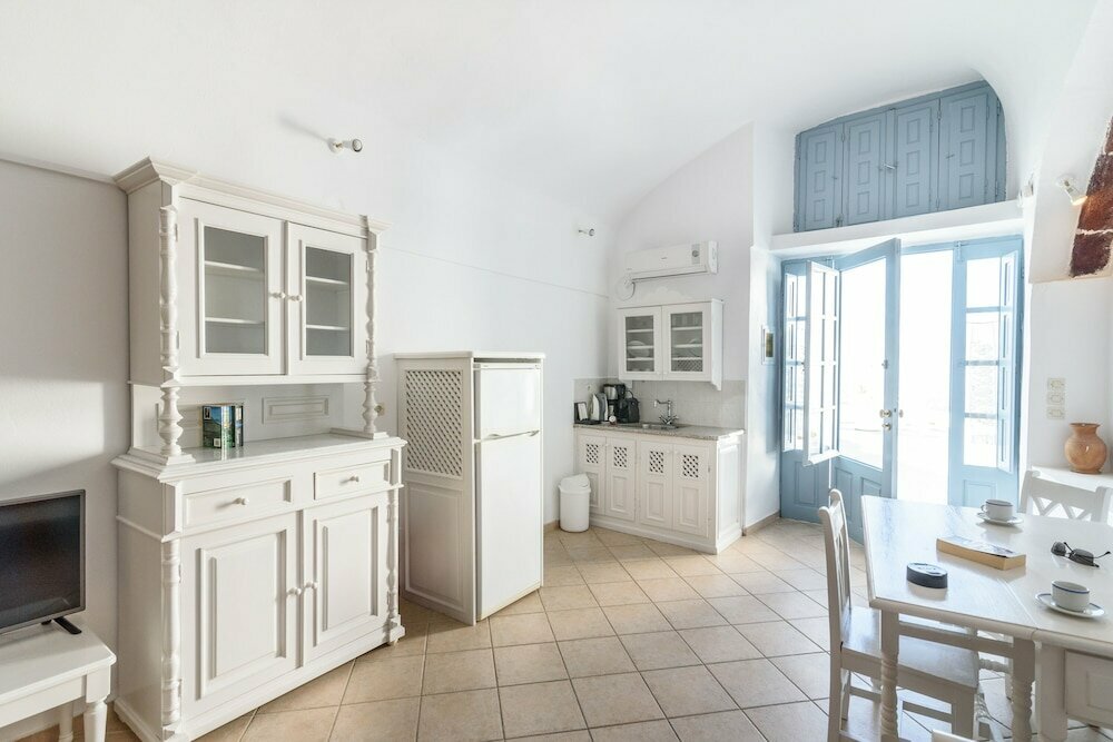 Ilioperato Traditional Apartments