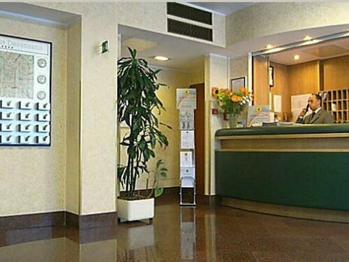 Residence Desenzano, Book Hotel Hotels in Lorenteggio with Parking, Parking