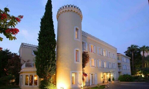 Hotel Chateau De La Tour, Забронировать Отель Канны-Ла-Бокка Альпы