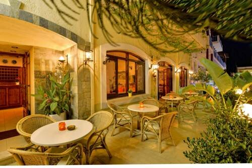 Floral Hotel, Забронировать Отель Отели Центрального Крита с парковкой, Парковка