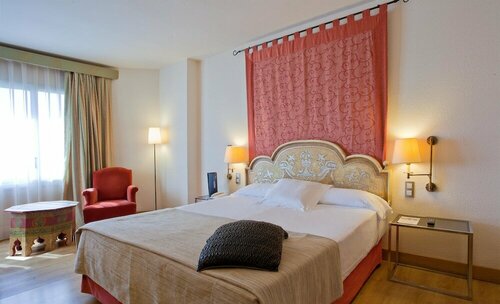 Hesperia Sevilla, Varaa Hotelli Hotellit Sevilla aamiaisella, lähellä Edificio Viapol, Aamiainen