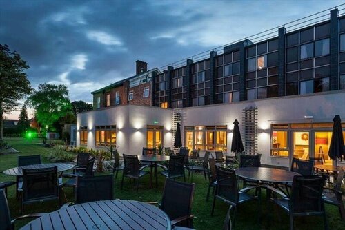 BEST WESTERN PLUS Pinewood on Wilmslow, Book Hotel Wilmslow 