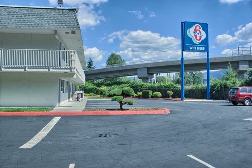 Motel 6-Issaquah, WA - Seattle - East, Забронировать Мотель Иссакуа штат Вашингтон