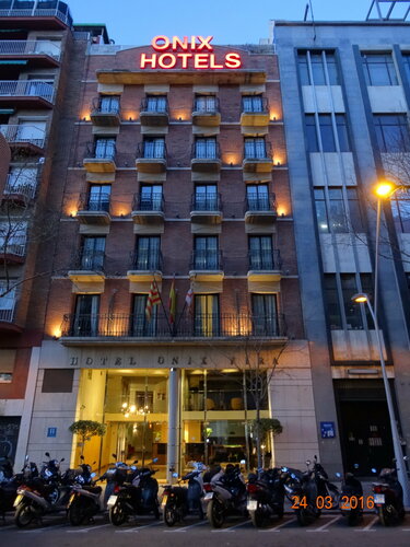 Onix Fira, Забронировать Отель Отели Барселоны с бассейном, рядом с Barcelona Teatre Musical, Бассейн