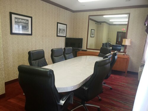 A Victory Suites Warren, Varaa Hotelli Warren 