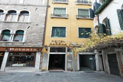 Hotel Canada Venezia, Забронировать Отель Венеция Венето, рядом с Gallerie dell' Accademia
