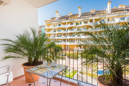 Molo Luxury Suites Puerto Banus, Book Pension Hoteller i Costa del Sol med pool, Swimmingpool