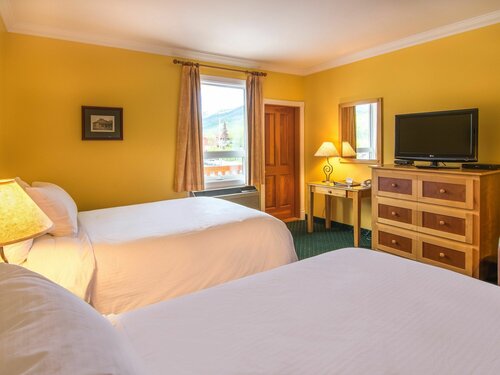 Park Place Lodge, Забронировать Отель Ферни Британская Колумбия