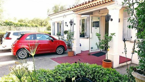Hôtel Mon Soleil & Restaurant Longo Mai, Забронировать Отель Грас Route Napoléon
