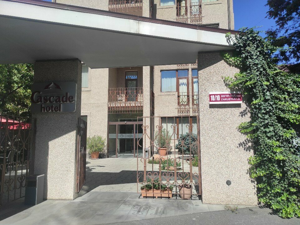 Cascade Hotel