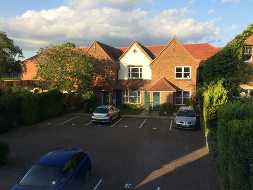 3 Summertown Court, Забронировать Апартаменты/квартира Отели Котсуолда с парковкой, Парковка