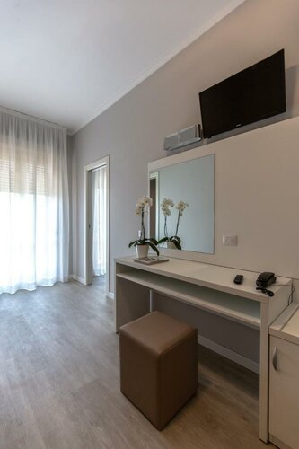 Hotel Susy, Забронировать Отель Отели Римини с бассейном, Бассейн