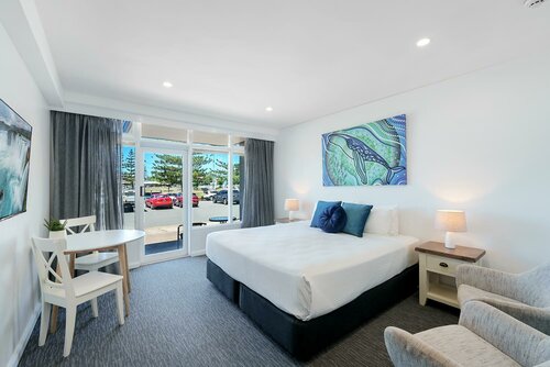 Comfort Resort Waters Edge, Забронировать Курортный отель Порт-Маккуори Northern Rivers, рядом с Культурный центр Glasshouse