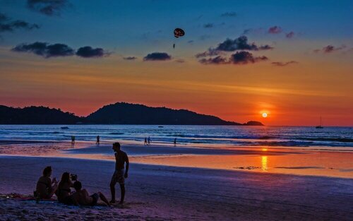 Impiana Beachfront Resort Patong, Phuket, Забронировать Курортный отель Курортные отели Патонг-Бич, рядом с Кабаре Paradise Complex Patong, Курортный отель