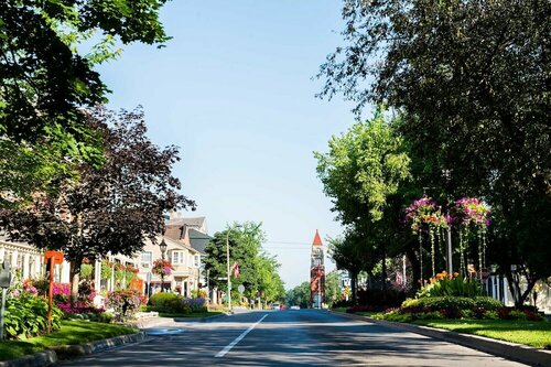 The Charles Hotel, Varaa Hotelli Hotellit Niagara Wine Region uima-altaalla, Uima-allas