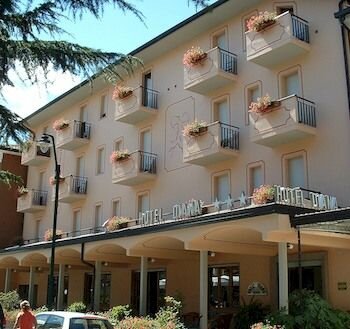 Hotel Diana, Брондау Қонақ үй Boario Terme Valcamonica