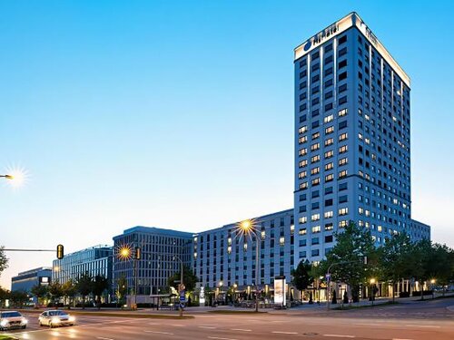H2 Hotel München Olympiapark, Забронировать Отель Отели Мюнхена с парковкой, рядом с Океанариум Sea Life, Парковка