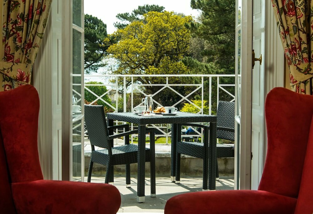 Cliffden Hotel