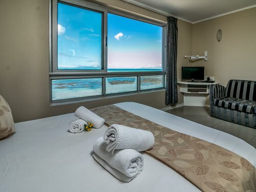 Ocean Breeze Hotel, Забронировать Отель Кейптаун Западный Кейп