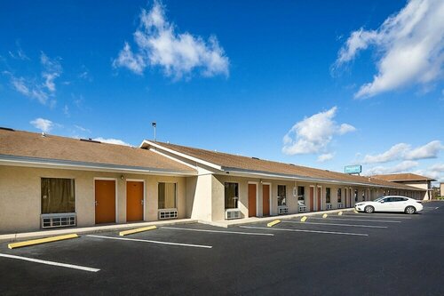 Rodeway Inn Lake City I-75, Забронировать Отель Лейк-Сити штат Флорида