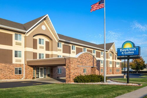 Days Inn and Suites Green Bay, Rezervovat Hotel Green Bay Wisconsin