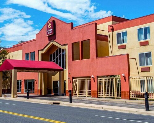 Clarion Hotel and Conference Center Greeley, Boek Hotel Greeley Colorado