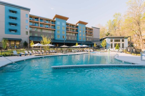 Embassy Suites By Hilton Gatlinburg Resort, Забронировать Курортный отель Гатлинберг Great Smoky Mountains National Park