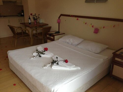 Zeytin Apart Otel, Забронировать Апарт-отель Апарт-отели Чешме, рядом с Cesme Bus Terminal, Апарт-отель