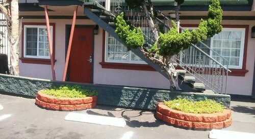Super 8 by Wyndham Oceanside Downtown, Забронировать Мини-отель Оушенсайд San Diego County