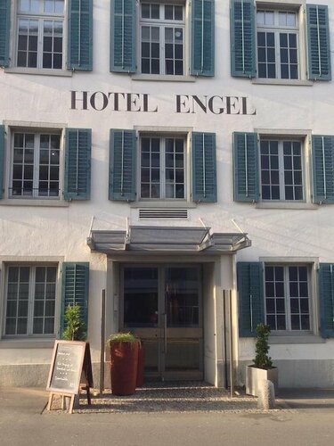 Hotel Engel am Bahnhof, Забронировать Отель Отели Swiss Knife Valley с парковкой, Парковка