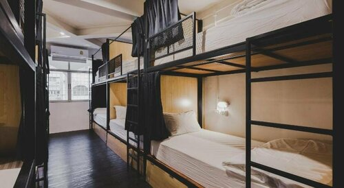 White Wall Poshtel - Hostel, Забронировать Хостел Отели Пхукета Таун с завтраком, рядом с Старый город Пхукета, Завтраки