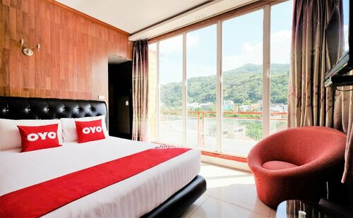 Million Patong Beach Resort, Забронировать Курортный отель Отели Патонг-Бич с парковкой, рядом с Торговый центр Jungceylon, Парковка