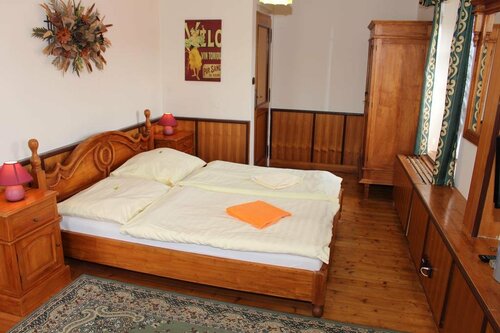 Penzion Kasper Cyklopenzion, Book Hotel Hoteller i Central Bohemia med parkering, Parkering