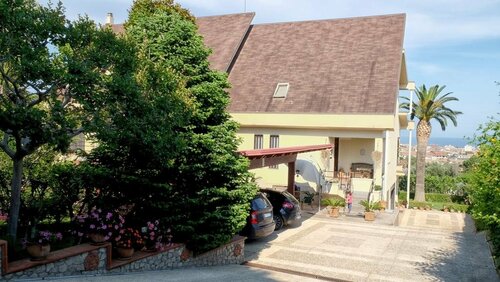 B&B Le Rose, Reserva ahora Hotel Hoteles en Siderno Marina con aparcamiento, Aparcamiento