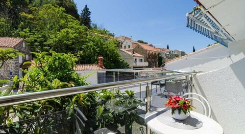 Rooms & Apartments Barišić, Забронировать Апартаменты/квартира Сребрено Конавле