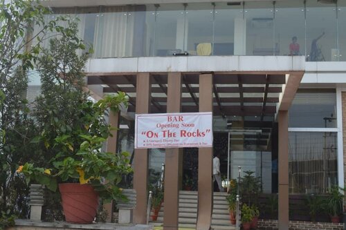 The Golden Oyster Hotel, Book Hotel Dehradun Uttarakhand