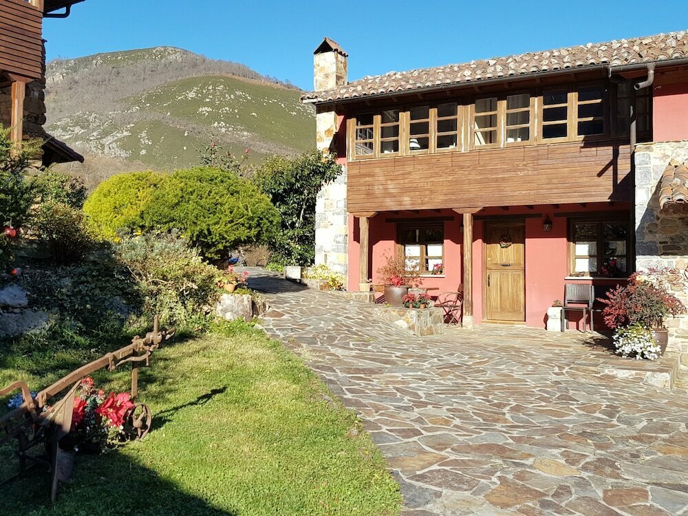 Casas de Aldea Valle de Bueida