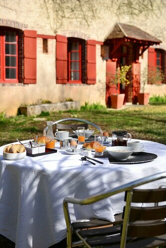 Domaine de lOcrerie, Book Guesthouse Hotels in Yonne with Parking, Parking