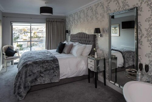 Driftwood B&B, Забронировать Отель «постель и завтрак» Бриксем Девон