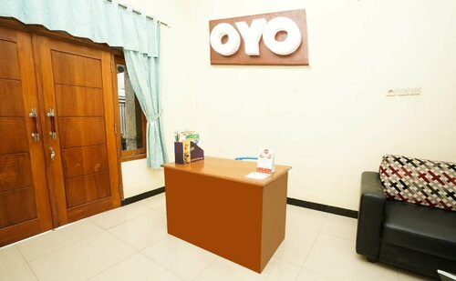 Oyo 302 Karolin Homestay, Prenota Hotel Malang 