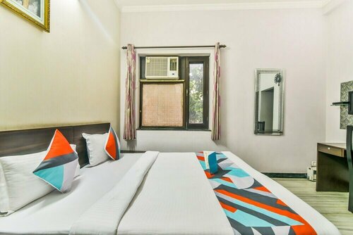 Hotel Chirag Inn, Забронировать Отель Гургаон 