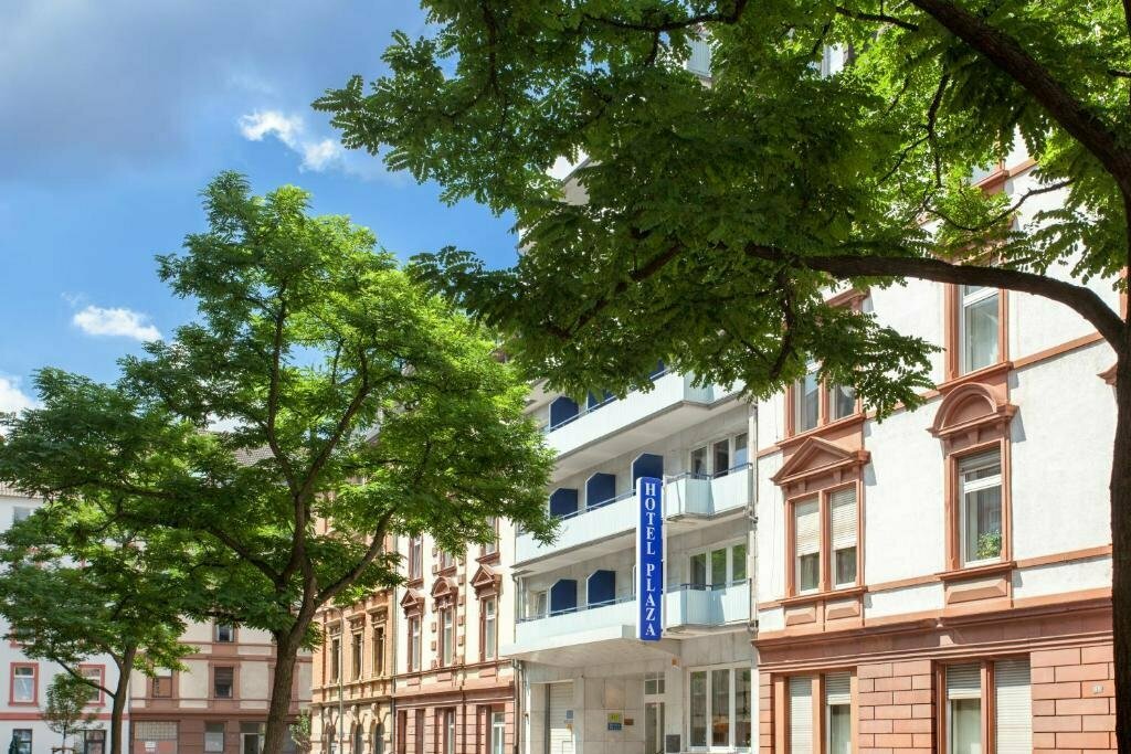 Favored Hotel Plaza Frankfurt