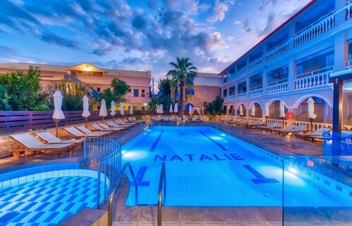 Natalie Hotel, Забронировать Отель Лаганас Закинф, рядом с Пляж Лаганас